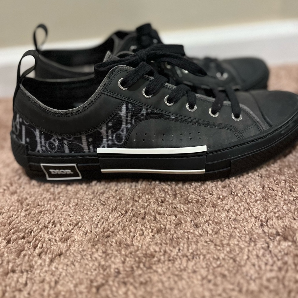 Dior Black Sneakers Sleek Low-Top Design